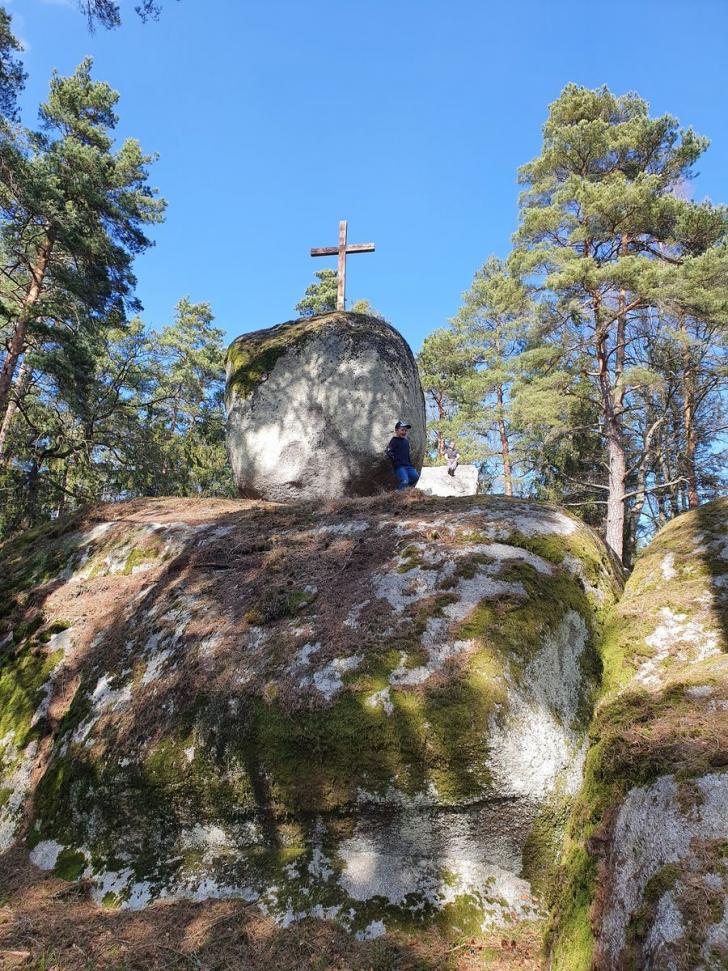 Abenteuerliche Wanderung zur Felsformation Pfaffenstein im Landkreis Cham